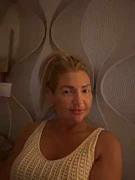 Snapshot of szexicicamica chatting on May 31, 2026, 7:14 pm szexicicamica online show from May 31, 2026, 7:14 pm