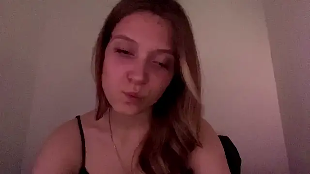 Snapshot of Moella_Ryans chatting on May 29, 2026, 11:22 pm Moella Ryans online show from May 29, 2026, 11:22 pm