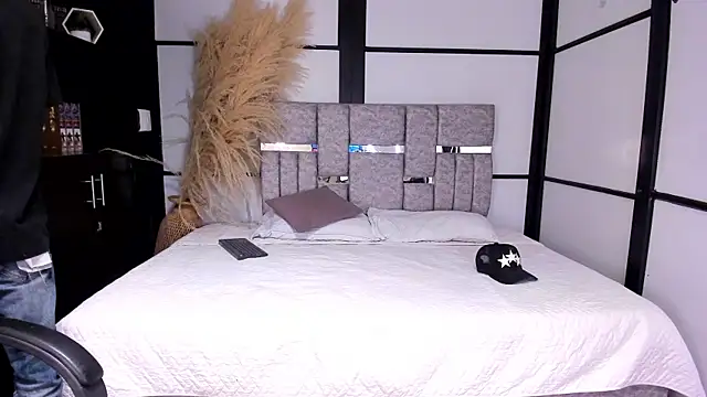 LucasJhonson  online show from July 16, 2026, 5:59 am