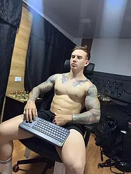 Snapshot of paulthompson_ chatting on July 10, 2026, 5:07 am paulthompson online show from July 10, 2026, 5:07 am