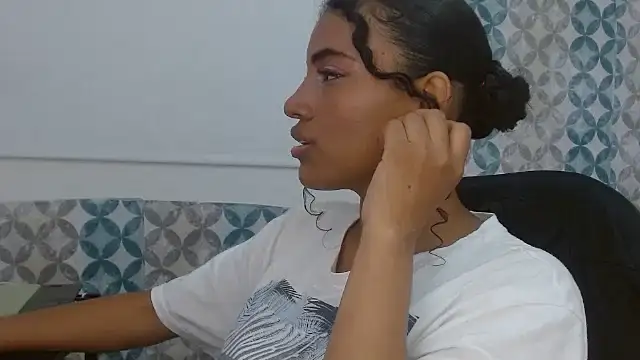 Snapshot of Isabellacarson chatting on June 25, 2026, 6:35 pm Isabellacarson online show from June 25, 2026, 6:35 pm