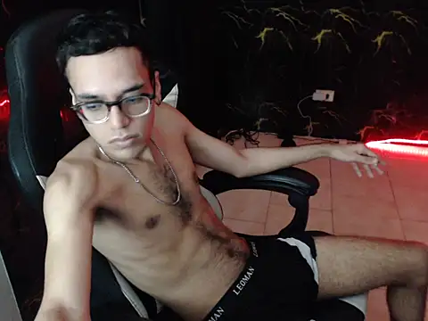 Snapshot of draven_sex chatting on August 5, 2026, 12:15 am draven sex online show from August 5, 2026, 12:15 am