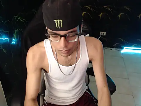 Snapshot of draven_sex chatting on June 6, 2026, 1:44 am draven sex online show from June 6, 2026, 1:44 am