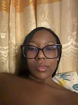 Snapshot of chell_iivy chatting on July 20, 2026, 10:39 am chell iivy online show from July 20, 2026, 10:39 am