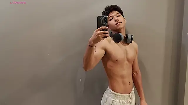 Maximiliano Young online show from July 11, 2026, 12:05 pm