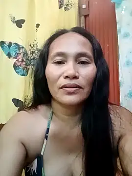 Snapshot of Queenslay chatting on June 18, 2026, 12:42 am Queenslay online show from June 18, 2026, 12:42 am