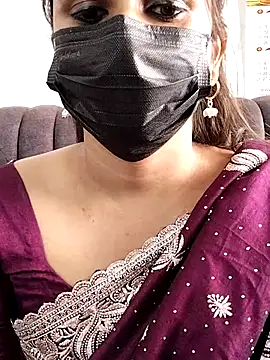 Snapshot of Arikha chatting on June 3, 2026, 9:21 am Arikha online show from June 3, 2026, 9:21 am