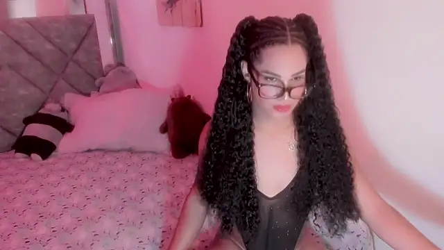 isabellaho1318 online show from June 17, 2026, 6:24 am