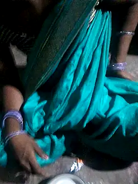 Snapshot of desiwife123coupl chatting on July 3, 2026, 5:08 pm desiwife123coupl online show from July 3, 2026, 5:08 pm