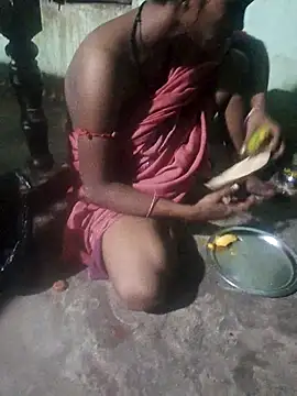 Snapshot of desiwife123coupl chatting on June 6, 2026, 5:29 pm desiwife123coupl online show from June 6, 2026, 5:29 pm
