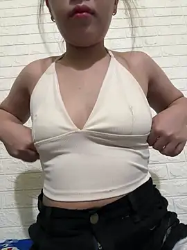 Miulee11 online show from June 21, 2026, 1:50 pm