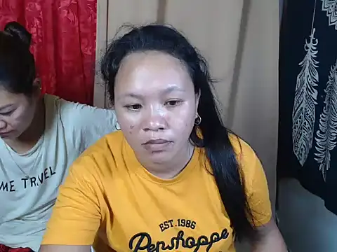 Snapshot of urpretty_hotmama chatting on June 9, 2026, 12:11 am urpretty hotmama online show from June 9, 2026, 12:11 am