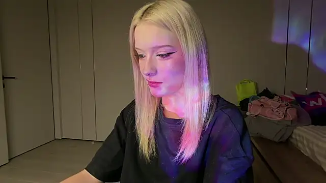 Snapshot of Anny_qte chatting on July 25, 2026, 9:10 pm Anny qte online show from July 25, 2026, 9:10 pm