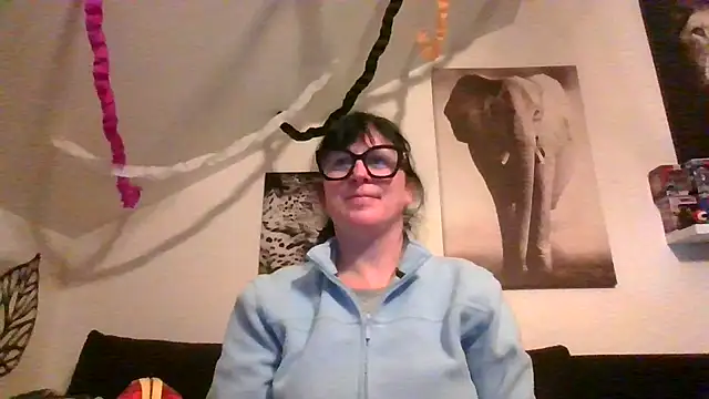 sexujuly88 online show from April 23, 2026, 9:27 pm