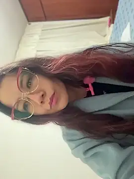 ArielFerrara online show from June 9, 2026, 3:18 am