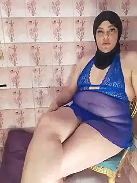 Snapshot of LenaQPeach chatting on June 25, 2026, 11:04 am LenaQPeach online show from June 25, 2026, 11:04 am