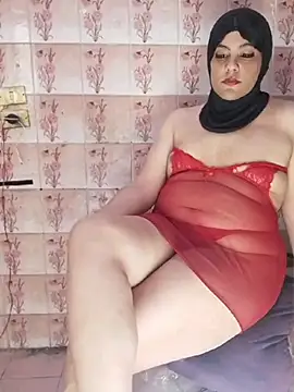 Snapshot of LenaQPeach chatting on June 17, 2026, 10:47 am LenaQPeach online show from June 17, 2026, 10:47 am