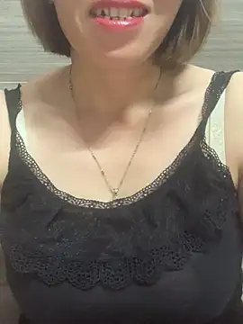 Snapshot of Emlyla chatting on June 2, 2026, 3:39 am Emlyla online show from June 2, 2026, 3:39 am