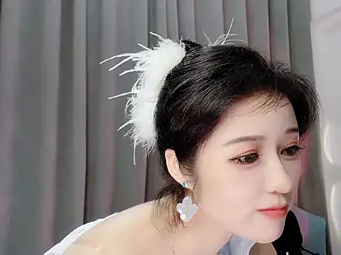 Snapshot of Momo-Wow chatting on June 5, 2026, 6:52 am Momo-Wow online show from June 5, 2026, 6:52 am