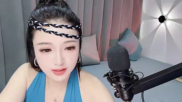 Snapshot of Momo-Wow chatting on June 22, 2026, 6:32 am Momo-Wow online show from June 22, 2026, 6:32 am