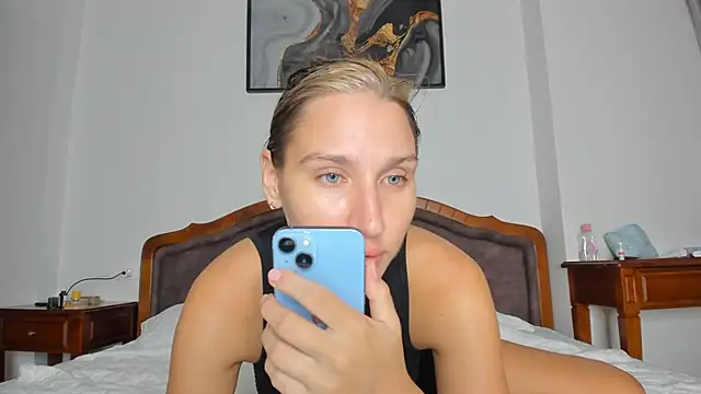 Snapshot of SofiClimbing chatting on October 11, 2025, 4:08 pm SofiClimbing online show from October 11, 2025, 4:08 pm