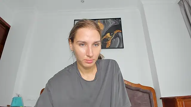 Snapshot of SofiClimbing chatting on October 15, 2025, 5:39 am SofiClimbing online show from October 15, 2025, 5:39 am