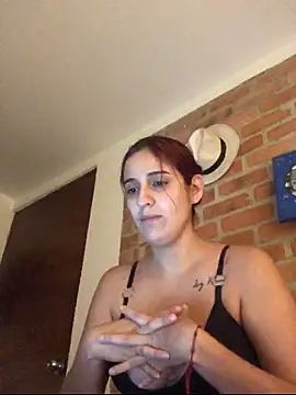 Snapshot of Sweet-Zoey chatting on June 10, 2026, 2:29 pm Sweet-Zoey online show from June 10, 2026, 2:29 pm