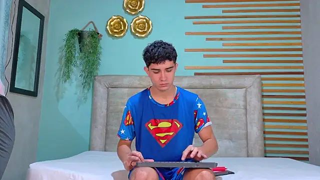 Snapshot of aalejo_gray chatting on June 5, 2026, 6:57 pm aalejo gray online show from June 5, 2026, 6:57 pm