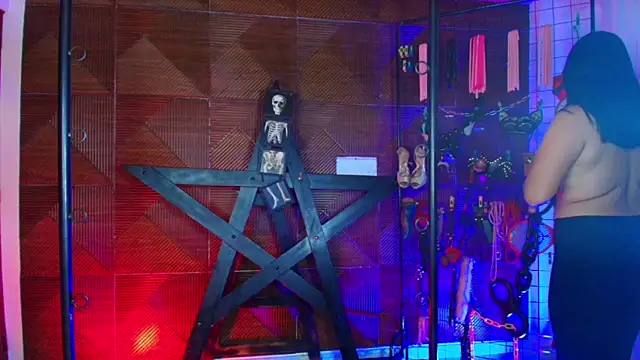 Annie bdsm hardcore online show from June 25, 2026, 8:03 pm