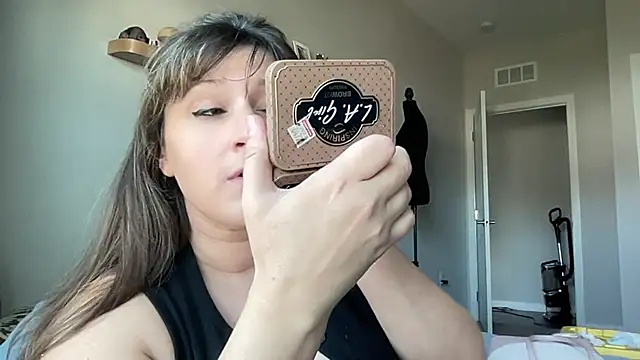 Snapshot of maddiliz chatting on November 3, 2025, 4:43 pm maddiliz online show from November 3, 2025, 4:43 pm