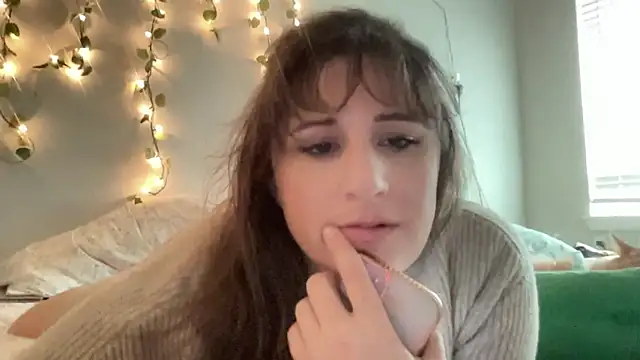 Snapshot of maddiliz chatting on November 25, 2025, 5:24 pm maddiliz online show from November 25, 2025, 5:24 pm