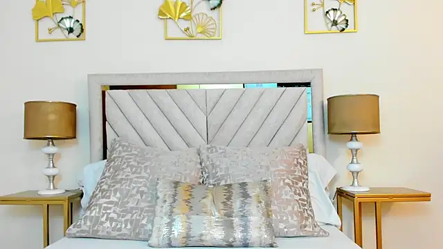 LaylaFerrer online show from June 14, 2026, 7:59 pm