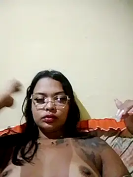 Snapshot of Silmara21 chatting on August 7, 2026, 9:54 pm Silmara21 online show from August 7, 2026, 9:54 pm