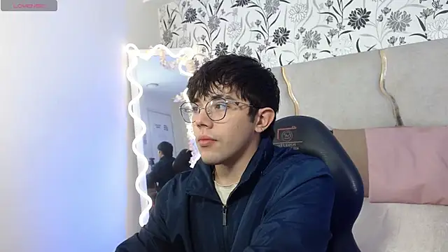 AxelNoir tay online show from June 6, 2026, 3:12 am