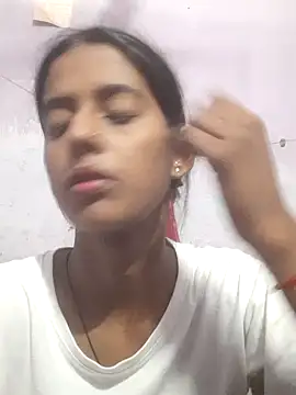 Snapshot of Saloni-Tyagi chatting on June 26, 2026, 1:44 am Saloni-Tyagi online show from June 26, 2026, 1:44 am