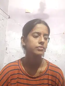 Snapshot of Saloni-Tyagi chatting on August 3, 2026, 4:46 pm Saloni-Tyagi online show from August 3, 2026, 4:46 pm