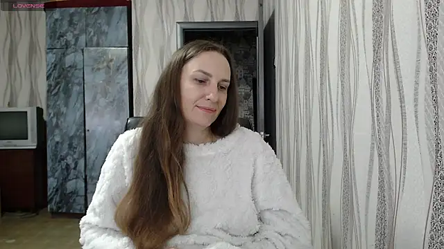 Snapshot of Yevgeshka-Milashka chatting on October 12, 2025, 6:04 am Yevgeshka-Milashka online show from October 12, 2025, 6:04 am