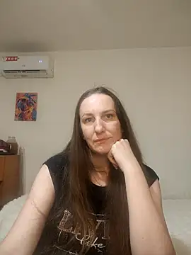 Snapshot of Yevgeshka-Milashka chatting on December 14, 2025, 5:13 am Yevgeshka-Milashka online show from December 14, 2025, 5:13 am