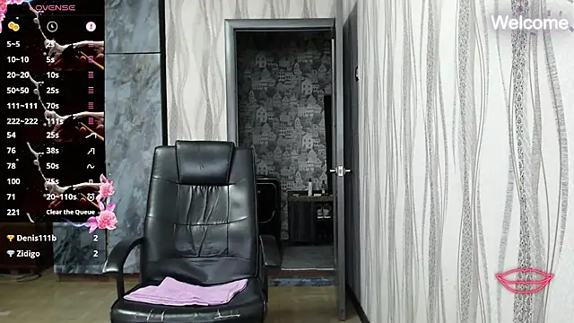 Snapshot of Yevgeshka-Milashka chatting on October 8, 2025, 6:37 am Yevgeshka-Milashka online show from October 8, 2025, 6:37 am