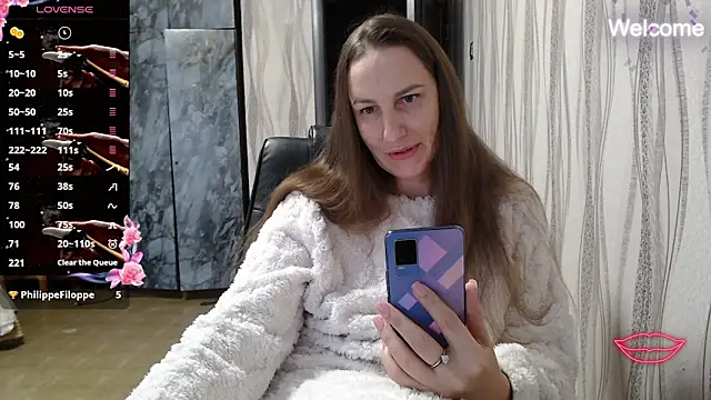 Snapshot of Yevgeshka-Milashka chatting on October 16, 2025, 8:33 am Yevgeshka-Milashka online show from October 16, 2025, 8:33 am