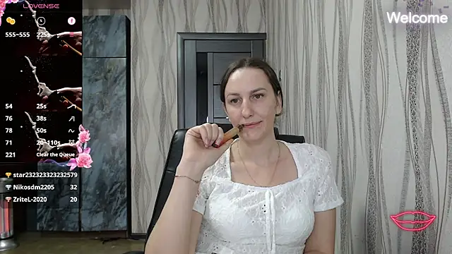 Snapshot of Yevgeshka-Milashka chatting on November 15, 2025, 7:12 am Yevgeshka-Milashka online show from November 15, 2025, 7:12 am