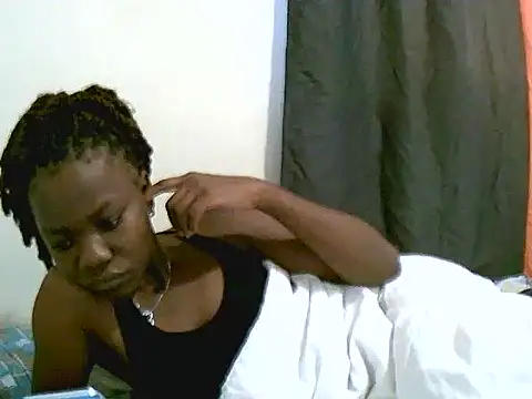Snapshot of QueenSar chatting on June 22, 2026, 5:15 am QueenSar online show from June 22, 2026, 5:15 am