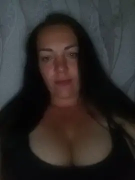 PrettyAngell  online show from June 3, 2026, 8:24 pm