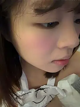 HappySadGirl online show from July 6, 2026, 3:03 pm