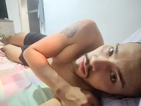 Snapshot of Zebas_hot chatting on July 21, 2026, 3:46 pm Zebas hot online show from July 21, 2026, 3:46 pm