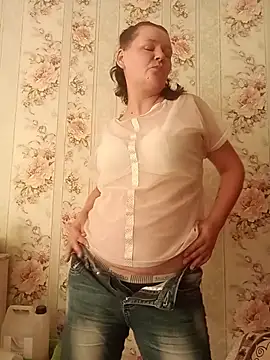 KellyCarter  online show from June 10, 2026, 12:50 pm