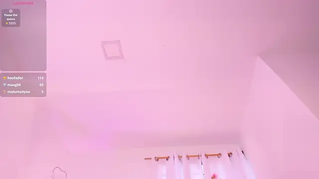 Snapshot of Violeta_Velvet_ chatting on July 28, 2026, 6:20 pm Violeta Velvet online show from July 28, 2026, 6:20 pm
