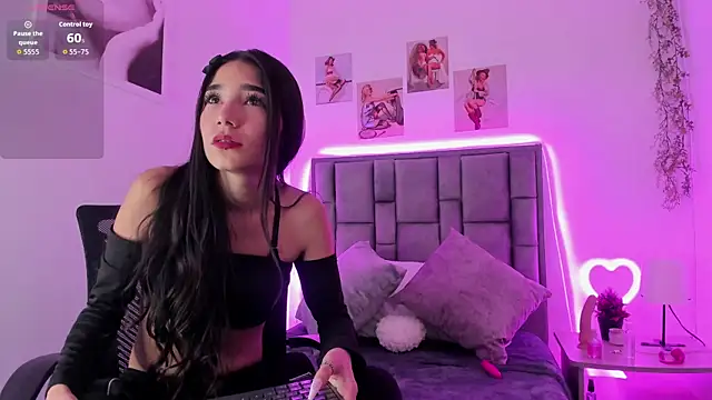 Snapshot of Violeta_Velvet_ chatting on June 12, 2026, 12:47 pm Violeta Velvet online show from June 12, 2026, 12:47 pm