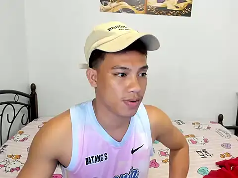 urfucker vinz online show from June 8, 2026, 3:23 pm