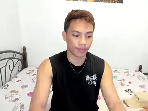 urfucker vinz online show from June 19, 2026, 4:51 am